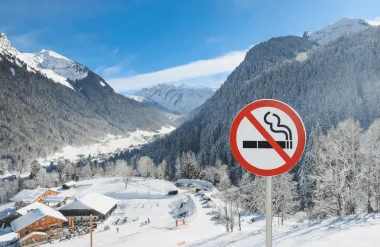NO SMOKING ON SKI SLOPES IN FRANCE