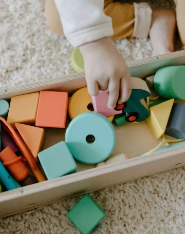Souvenirs & toys